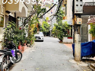 Bán nhà thành thái: 41m2 x 4t, gần công viên cầu giấy, rất gần ô tô, hơn 9 tỷ 1