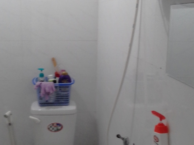 NỮ Nhân Viên Văn Phòng thuê phòng trọ. 2