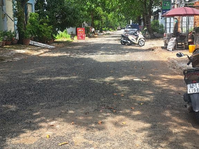 Nhà 2 tầng đúc kiên cố - mặt tiền hẻm nhựa 12m - ngang khủng 9.5 m   giá  5,2 ty   hẻm 274 nguyễn 1