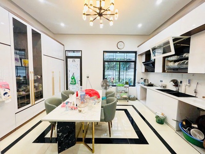 Mời cho thuê nhà 4,5 tầng 4 ngủ mặt tiền rộng khu võ cường 3