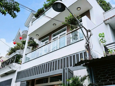 Nhà đẹp 3 tầng hxh nguyễn văn lượng ngang 6.2m, 120m , giá chỉ 11.5 đồng thương lượng 0