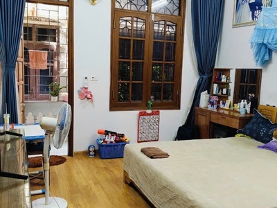 Bán nhà tô hiệu hai thoáng gần ô tô 42m2 xây 4 tầng,mặt tiền 4m giá 8.5 tỷ 0