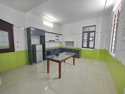 Cho thuê nhà đẹp 4 Tầng, lô góc 2 mặt tiền thoáng tại lô 9 Lê Hồng Phong . 5