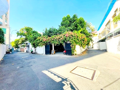 Cho thuê nhà 232Bis Võ Thị Sáu, P Võ Thị Sáu, Quận 3. DT 700m2, 8 x 40m NH 18.5m chỉ 150tr 0