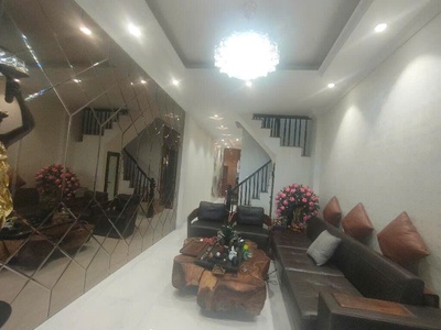 Nhà ĐỐNG ĐA mặt phố, vị trí vàng kinh doanh, ô tô đô cửa, thang máy. 0