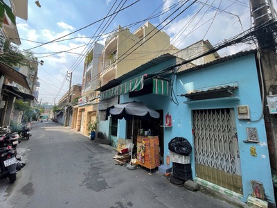 Bán nhà hxh bà hom, phường 13, quận 6.  dt 33m2 x 2 tầng  4.2 x 8 . giá 3.4 tỷ tl. 0