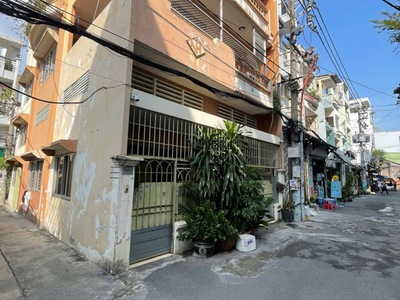 Bán nhà hxh bà hom, phường 13, quận 6.  dt 33m2 x 2 tầng  4.2 x 8 . giá 3.4 tỷ tl. 1