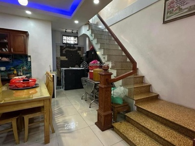 Nhà quốc lộ 13 ở luôn, 3pn, kcbt, 88m2, hxh, cạnh kđt vạn phúc 1