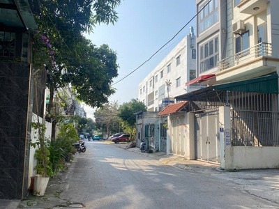 Hiếm  đất chính chủ - vị trí đẹp phường thạch bàn, long biên. cách chợ thạch bàn 200m 0