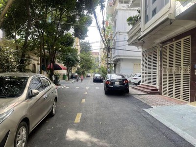 Siêu rẻ nguyễn ngọc vũ  46m2 x 5t, mt 3.9m, ô tô chỉ 9.2 tỷ 0