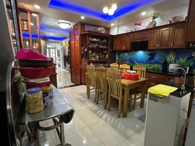 Nhà quốc lộ 13 ở luôn, 3pn, kcbt, 88m2, hxh, cạnh kđt vạn phúc 3