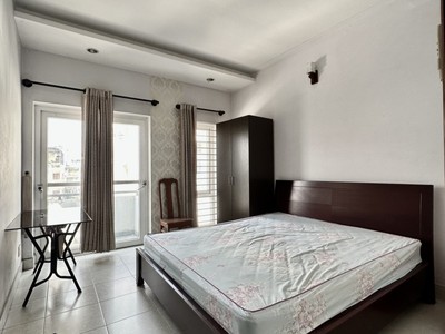 Bán nhà lê quang định - hẻm xe hơi 7c -   6.5 x 11 m - 3 tầng 3