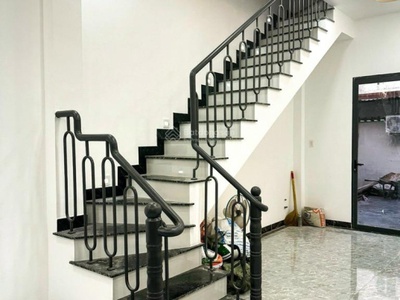 Phạm văn đồng - 3pn, 3wc, - nhà mới xây hiện đại, giá 4tỷ3, gần giga mall 2