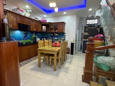 Nhà quốc lộ 13 ở luôn, 3pn, kcbt, 88m2, hxh, cạnh kđt vạn phúc 2