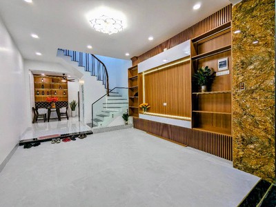 Bán nhà phân lô gần phố hoàng cầu, gara, vài bước ra hồ hoàng cầu, 48m, 15 tỷ hơn. 0