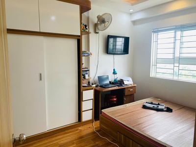 Cần bán nhanh căn hộ 2 ngủ view chính Hồ điều hòa, đầy đủ nội thất tại KDT Thanh Hà Cienco 5 5