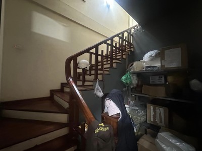 Vị trí đẳng cấp-mặt phố Long Biên-mặt hồ-kinh doanh sầm uất-120M 5T 28xTỶ-gần MIPEC 2