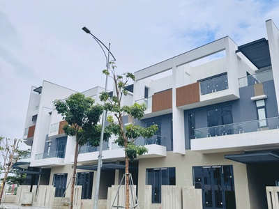 Bán căn nhà 3 tầng Khu BGI Mặt tiền đường Hoàng Quốc Việt 26M - View siêu thị AEON MALL HUẾ 7