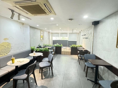 Bán nhà MP 7 tầng thang máy Lạc Long Quân 51m2 x 4m . Kinh doanh tấp nập tầm tiền 24 tỷ 0