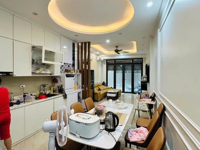 Siêu hiếm  bán nhà trần hưng đạo 65m2, 5 tầng, mặt tiền 4.5m, 26.8 tỷ, ô tô tránh 0