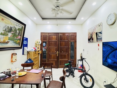 Cực hiếm,bán nhà ngọc thụy long biên 35m2 - 5 tầng - lô góc cạnh phố hồng tiến - oto đỗ cửa ngày 1