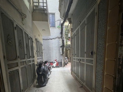 Nhà dân xây 34m2, 4 tầng phố lạc long quân, gần ô tô, dân trí cao, an ninh tôt   5.9 tỷ 0