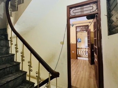 Nhà dân xây 34m2, 4 tầng phố lạc long quân, gần ô tô, dân trí cao, an ninh tôt   5.9 tỷ 1