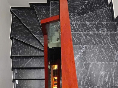 Cực hiếm,bán nhà ngọc thụy long biên 35m2 - 5 tầng - lô góc cạnh phố hồng tiến - oto đỗ cửa ngày 2