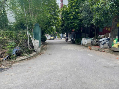 Siêu phẩm lô đất nằm tại vị trí vàng thuộc khu phân lô- vỉa hè - kinh doanh sầm uất. thông số đẹp 0