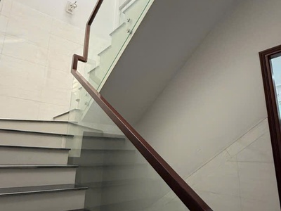 Lê văn quới gần ngã tư 4 xã giáptân phú hẻm 7m thông xe hơi vào nhà 49m2,5tầng nhỉnh 5tỷ 2