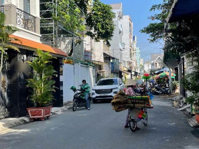 Lê văn quới gần ngã tư 4 xã giáptân phú hẻm 8m thông xe hơi vào nhà 64m2,2tầng nhỉnh 5tỷ 0