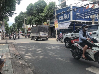 Nhỉnh 8 tỷ có nhà 4 tầng btct đẹp hẻm 319 lê văn thọ 80m2 vi vu sang cv làng hoa. 0