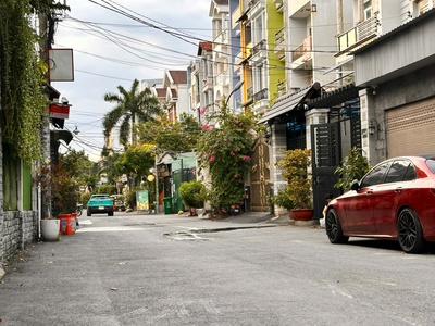 Nhỉnh 8 tỷ có nhà 4 tầng btct đẹp hẻm 319 lê văn thọ 80m2 vi vu sang cv làng hoa. 1