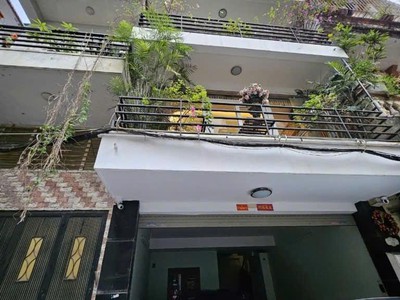 Bán nhà nguyễn hoàng tôn, tây hồ, hà nội, diện tích 44m2, xây 6 tầng, mặt tiền 6m. sđcc. giá: 15,5 0