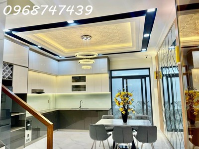 Nhà đẹp bên cạnh trường quốc tế canada, pmh , q.7 , full nội thất, 4 tầng thang máy, chỉ 16.5 tỷ. 3