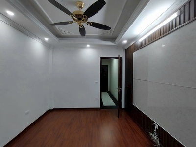 Chủ Nhà Cần Tiền Nên Cần Bán Gấp Căn Nhà Ở Vạn Phúc.Ô Tô Đỗ Cửa.Gía 8Tỷ CóTL 4