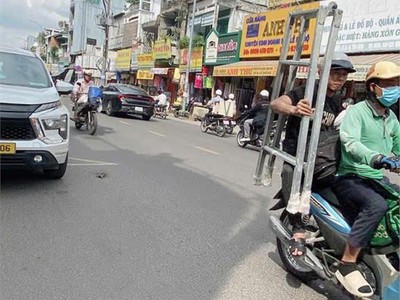 Bán nhà mặt tiền 929 lạc long quân, chỉ 4,8 tỷ, kinh doanh đỉnh, phường 11, quận tân bình, trung 2