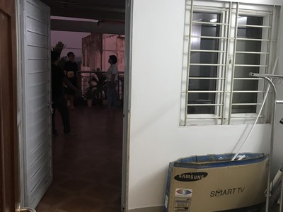 Bán nhà lạc long quân ,tây hồ, nhà vuông, ngõ rộng, gần ô tô, 36m2 x 1,5 tầng. giá 2,15 tỷ. 2