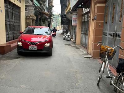 Siêu phẩm hoàng quốc việt - 38m2 x 5t - mt 3.8m - 7.98 tỷ - ngõ sh quay đầu - gần phố 0