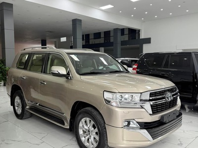 Bán Toyota Land Cruiser 4.6 V8 2016, màu vàng cát cực đẹp. 1