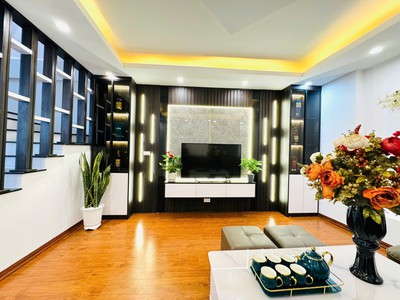 Ngã Tư Sở  41m2  5 tầng 4 ngủ  lô góc hai thoáng  cách ô tô 15m 7.6 tỷ 1