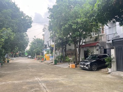 Nhà 4 tầng giá tốt tại linh trung - diện tích 140m , giá chỉ 9 tỷ, sang tên ngay 0