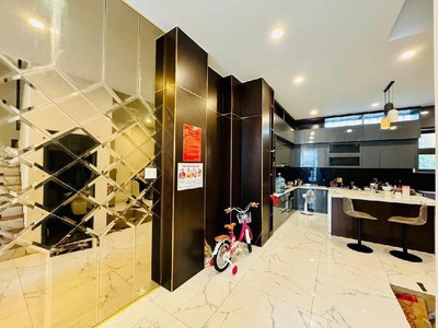 Nhà 4 tầng giá tốt tại linh trung - diện tích 140m , giá chỉ 9 tỷ, sang tên ngay 1