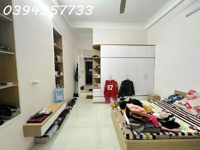 Chủ bán nhà phố cầu giấy 42m2   ô tô đỗ cổng, full nội thất   chỉ 8.99 tỷ 3