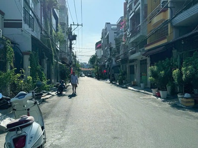 Bán nhà hxh 6m- khu hiếm bán lạc long quân, 63m2, 2 tầng, 6.8 tỷ tl- chính chủ 1 đời hoàn công tại 0