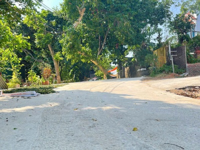 Hàng nét căng giá đầu tư trung tâm thị trấn chúc sơn 35,9m sẵn sổ đỏ đường ô tô tải đỗ cửa 2