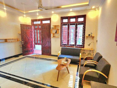 Nhà đẹp long biên - lô góc 33m , 5 tầng, 5,1 t.ỷ  tl  - thuộc tổ 14 thạch bàn, hàng xóm garden ciyi 0