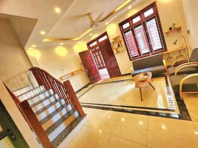 Nhà đẹp long biên - lô góc 33m , 5 tầng, 5,1 t.ỷ  tl  - thuộc tổ 14 thạch bàn, hàng xóm garden ciyi 2