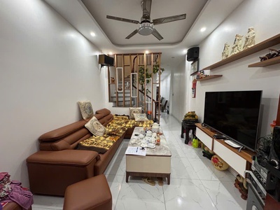 Bán nhà chính chủ thượng thanh- long biên- dân xây mới, 3 thoáng- 50/58m, 4tầng, giá 6.3 tỷ 0