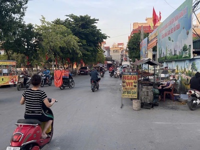 Bán nhà tt tạm trôi, ô tô tránh kinh doanh sầm uất, dt:48m, mt 4.4m, giá chào 5.5 tỷ 0